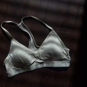 Calvin Klein Women's Motive Cotton Lightly Lined Bralette
Heather Gray